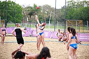 Deutsch: Beachhandball bei den Olympischen Jugendspielen 2018; Tag 6, 11. Oktober 2018; Mädchen, Platzierungssspiel Ränge 11-12 – Amerikanisch Samoa-Mauritius 2:1 English: Beach handball at the 2018 Summer Youth Olympics at 11 October 2018 – Girls Placement Match 11-12 – American Samoa-Mauritius 2:1