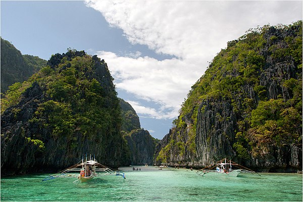 Image: Big lagoon entrance, Miniloc island   panoramio