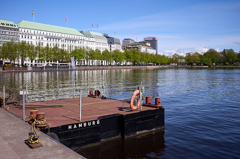 File:Blick über die Binnenalster, Hamburg (2024)-L1005387.jpg