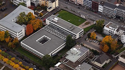 So kommt man zu Universitäts- Und Landesbibliothek Bonn mit den Öffentlichen - Mehr zum Ort Hier