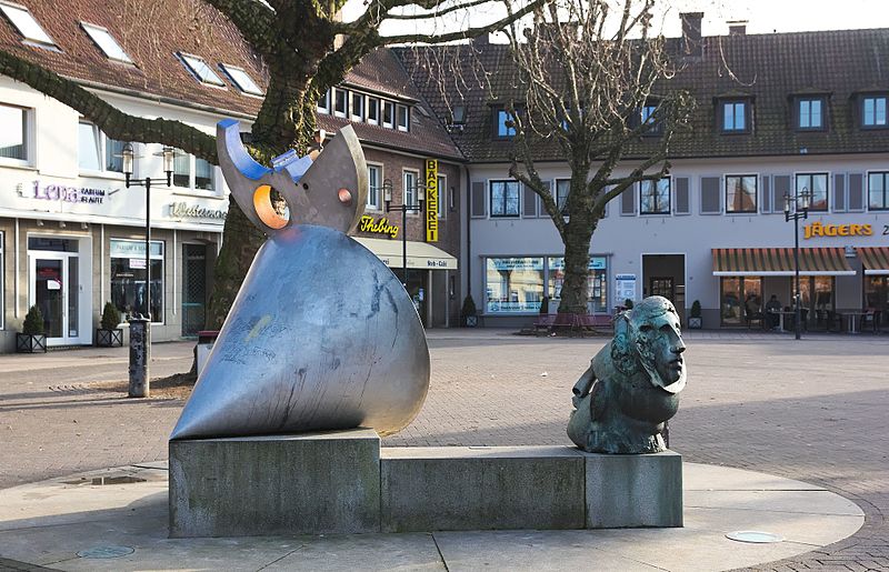 File:Borken (Westfalen) - Escultura en Markt - Sculpture in Markt - 01.jpg