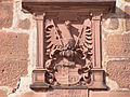 Wappen über dem Torbau