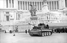 Tiger of the 508th in Rome, February 1944 Bundesarchiv Bild 101I-310-0880-38, Italien, Rom, Tiger I vor Vittoriano.jpg