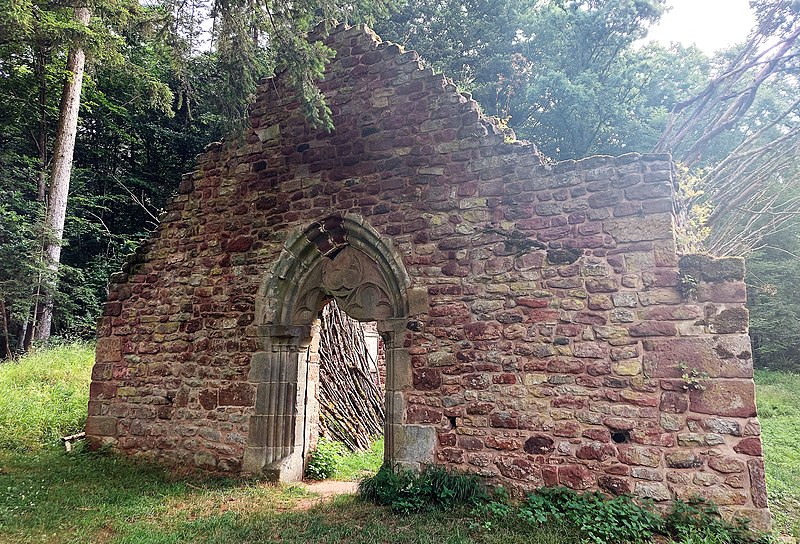 File:Butten ruines Heidenkirche2.jpg