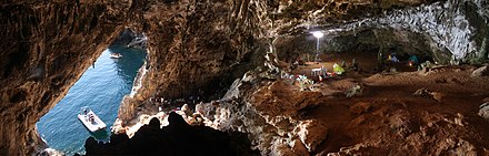 Il sito Paleolitico nella Grotta dei Santi