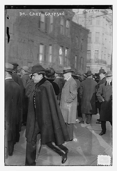 File:Cary T. Grayson at the funeral for George Dewey in 1917.jpg