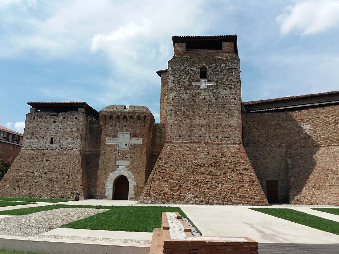 File:Castel Sismondo 01.jpg