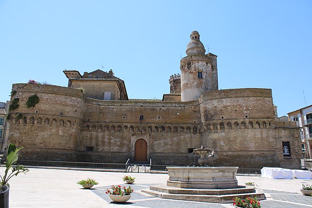 Castello Caldoresco, Vasto