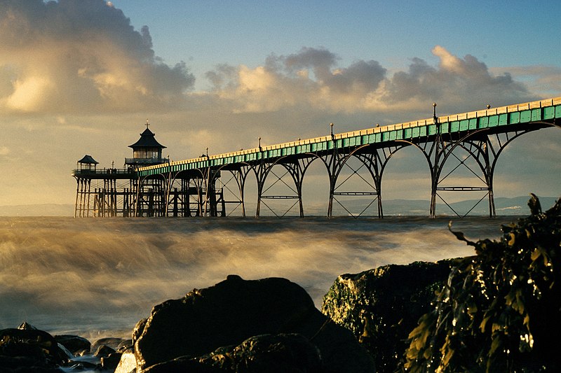 File:Clevedon Pier - panoramio (1).jpg