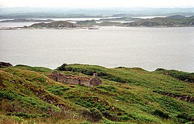 Ruiner av et gammelt våningshus på Garbh Eileach