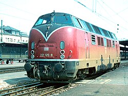DB 221 125-8.JPG