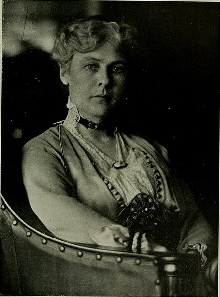 File:Delia Akeley, 1915.jpg