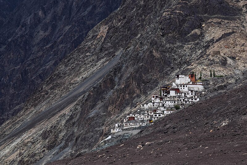 File:Diskit Monastery, Leh.jpg