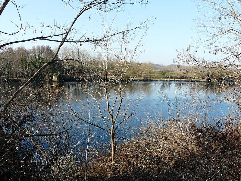 File:Dordogne Baneuil vers Port de Lanquais (Varennes).JPG