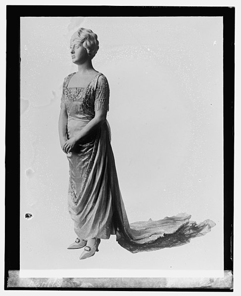 File:Dress of Mrs. Warren G. Harding LOC npcc.11991.jpg