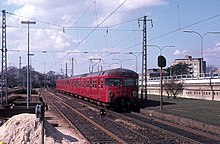 2nd generation S-train at Lyngby station in 1975. Dsb-s-bahn-maerz-1975-ein-685982.jpg