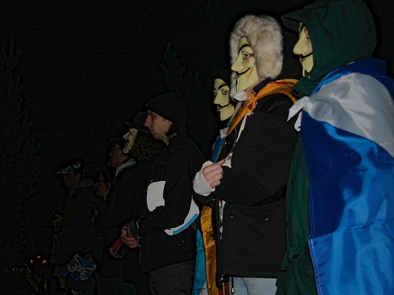 File:Edinburgh 'Million Mask March', November 5, 2014 43.jpg