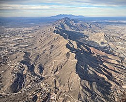 El Paso Franklin Mountains et Scenic Drive aérienne.jpg