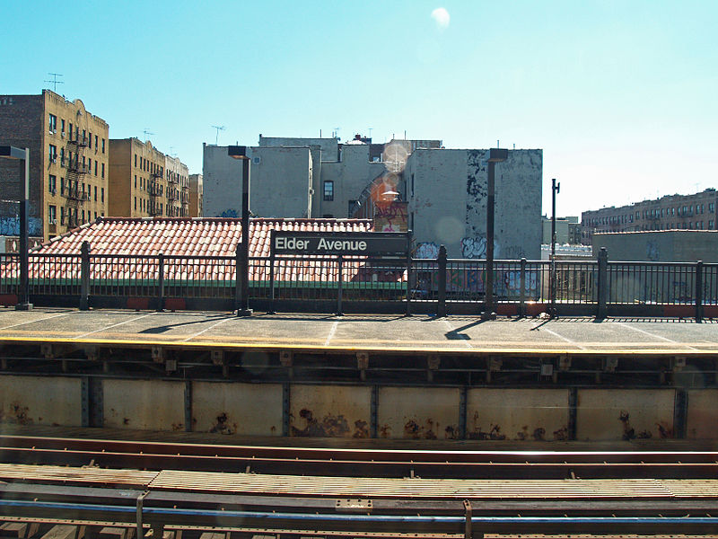 File:Elder Avenue (IRT Pelham Line) by David Shankbone.jpg