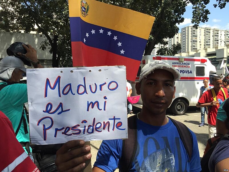 File:Employees marching to support Maduro.jpg