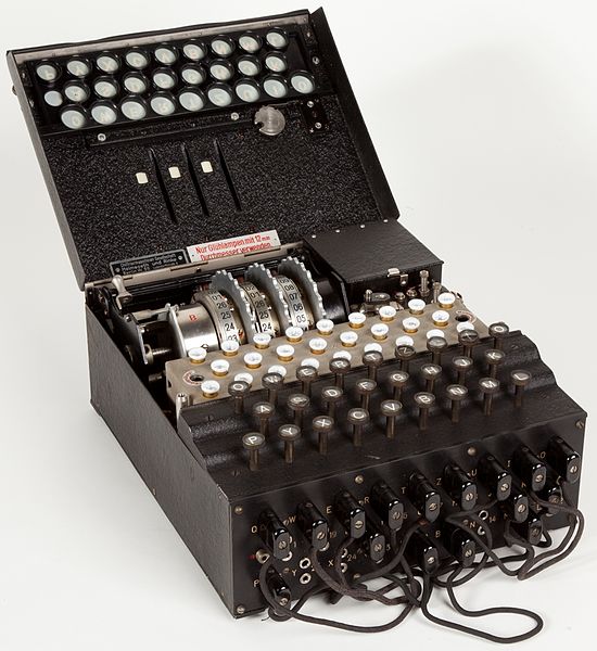 Máquina Enigma en el Museo Nacional de la Ciencia y la Tecnología Leonardo da Vinci, Milán.