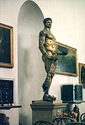 Estatua de bronce de Hércules (en su ubicación anterior)