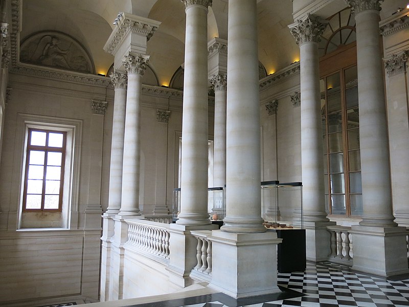 File:Escalier du Midi (Louvre) looking south.jpg