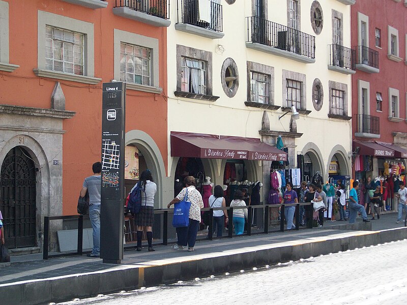 File:Estacion Teatro del Pueblo 01.jpg