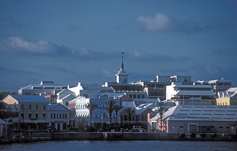 File:FRONT STREET IN HAMILTON, BERMUDA.jpg