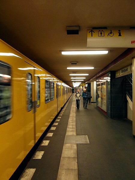 File:Flickr - IngolfBLN - Berlin - U-Bahnhof Kleistpark (37).jpg