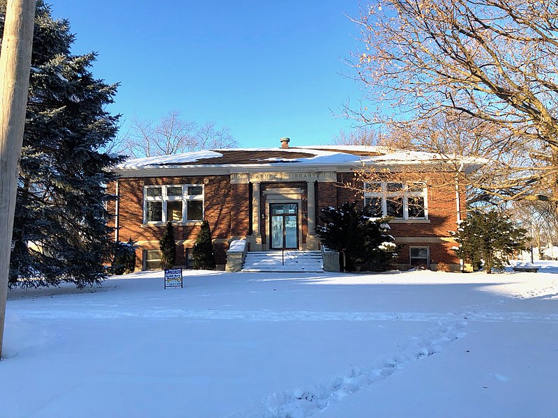 File:Former Gilman Public Library, a Carnegie Library in Gilman, IL.jpg