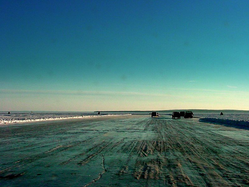 File:Frozen Lake Superior, Wisconsin.jpg