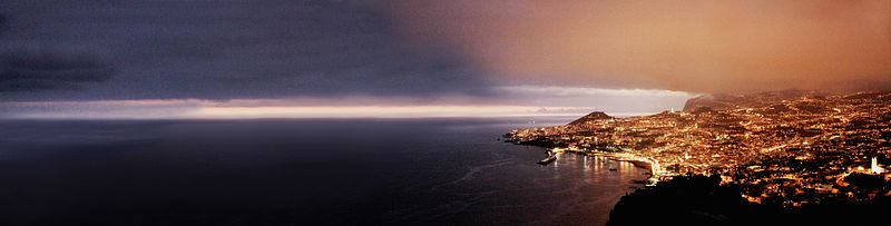 קובץ:Funchal at Sunset.jpg – ויקיפדיה