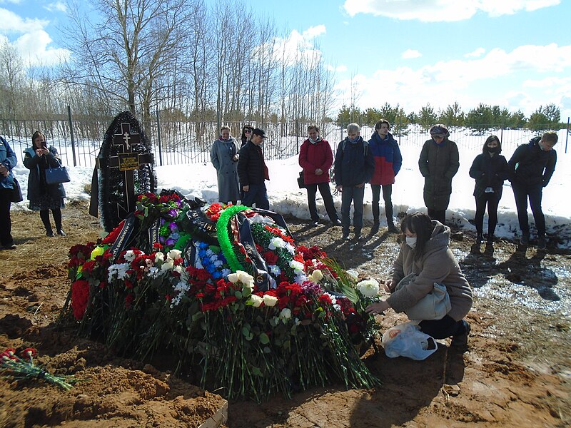 File:Funeral of Yevgeny Chiglintsev (2021-04-04) 22.jpg