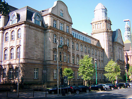 Görres Gymnasium in Düsseldorf Fassade Bastionstr