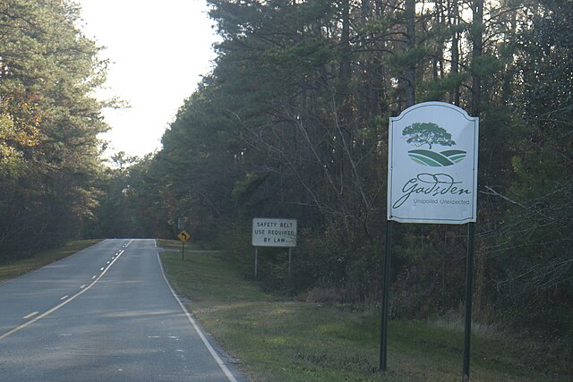 The sign for Gadsden County while entering Florida from Georgia