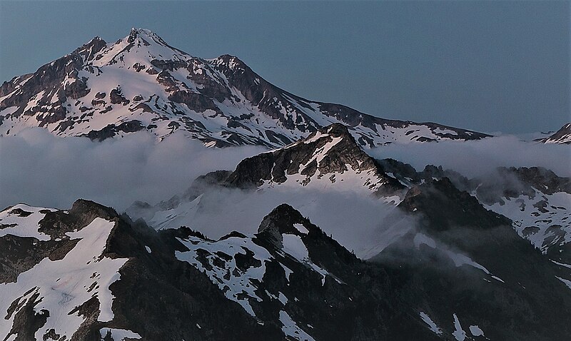 File:Glacier Peak and Black Mountain at nightfall.jpg