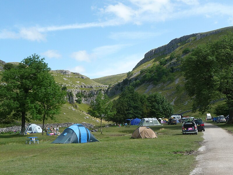 File:Gordale Camping 03.jpg