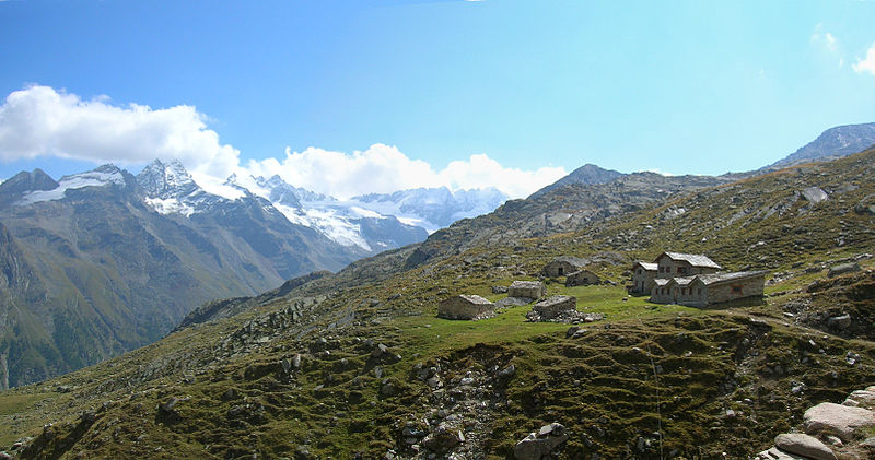 File:Gran paradiso visto da sentiero per Rifugio Sella.jpg