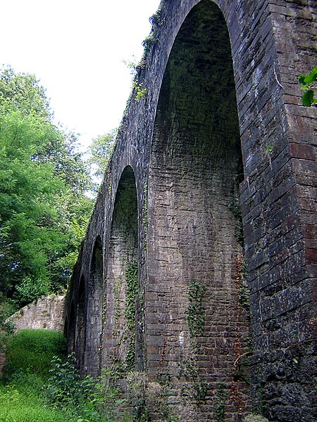 File:Grandes Arcages (Joué-sur-Erdre).JPG