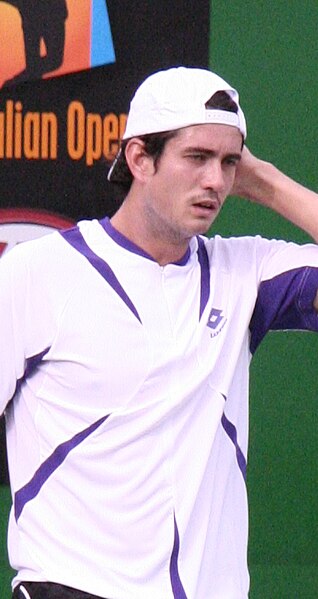 صورة:Guillermo Garcia-Lopez 2007 Australian Open mens doubles 1.jpg