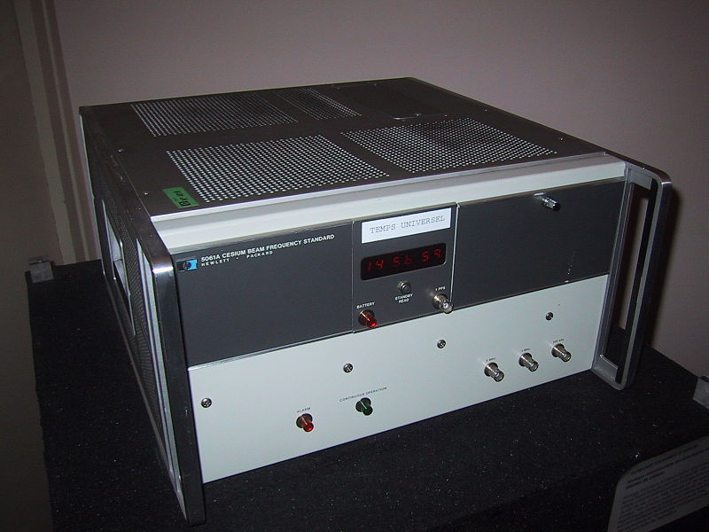 File:HP 5061A Cesium beam frequency standard.jpg