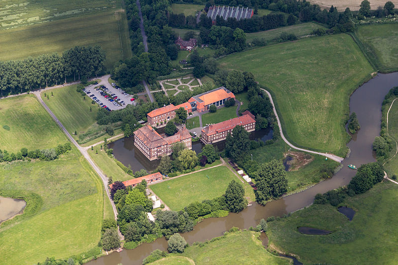 File:Hamm, Schloss Oberwerries -- 2014 -- 8820.jpg