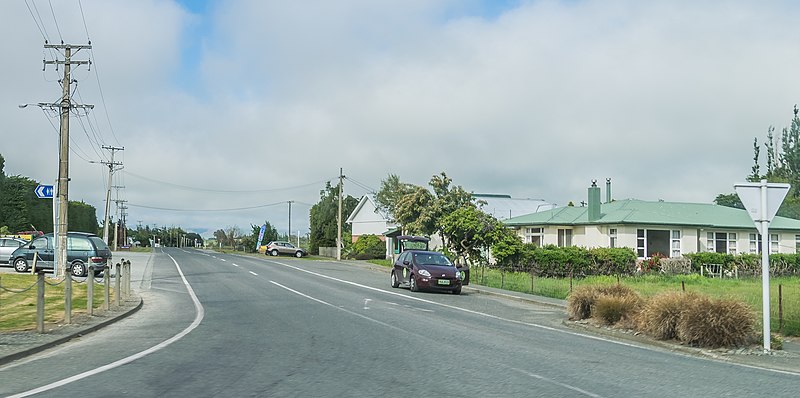 File:Holmes Street in Mossburn.jpg