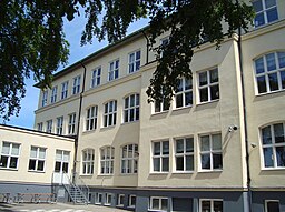 Husensjöskolan.