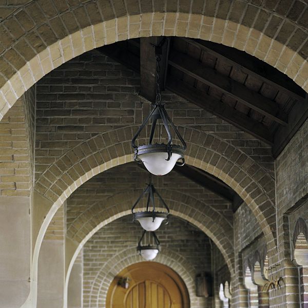 File:Interieur, overzicht van enkele lampen in een zijbeuk van de kerk, ontwerp van W.H. Gispen - Rotterdam - 20387280 - RCE.jpg