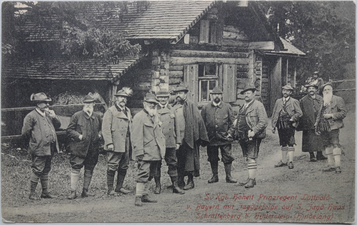 Société de chasse avec le prince régent Luitpold (quatrième à partir de la gauche) et Leo Dorn (à l'extérieur à droite) devant le pavillon de chasse Schrattenberg près de Hinterstein, env. 1906