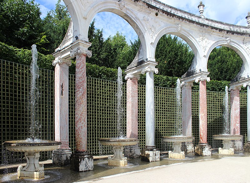 File:Jardín de Versalles. Bosquet de la Colonnade. 02.JPG