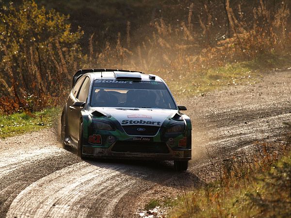 Latvala driving his Ford Focus RS WRC 06 at the 2007 Rally GB.