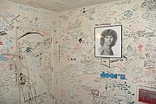 Los Angeles motel room where Morrison lived between 1968 and 1970; currently covered in graffiti from his fans.